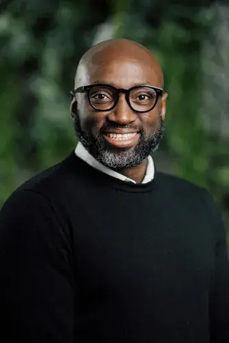 Dominic Akadimah, daglig leder